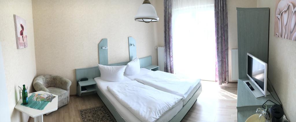 Kastanienhof Hotel Garni Zinnowitz Extérieur photo