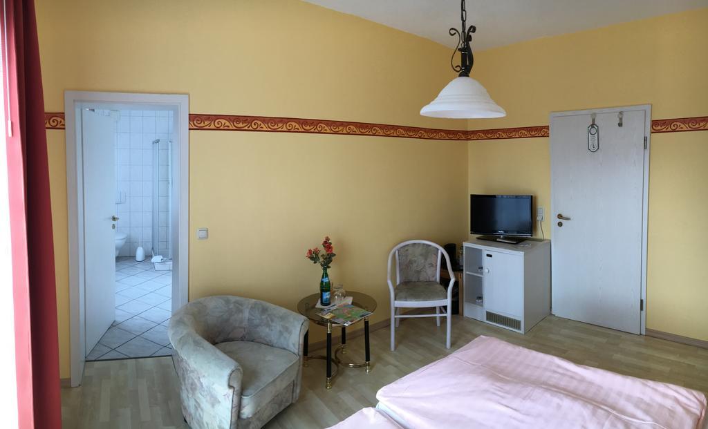 Kastanienhof Hotel Garni Zinnowitz Extérieur photo